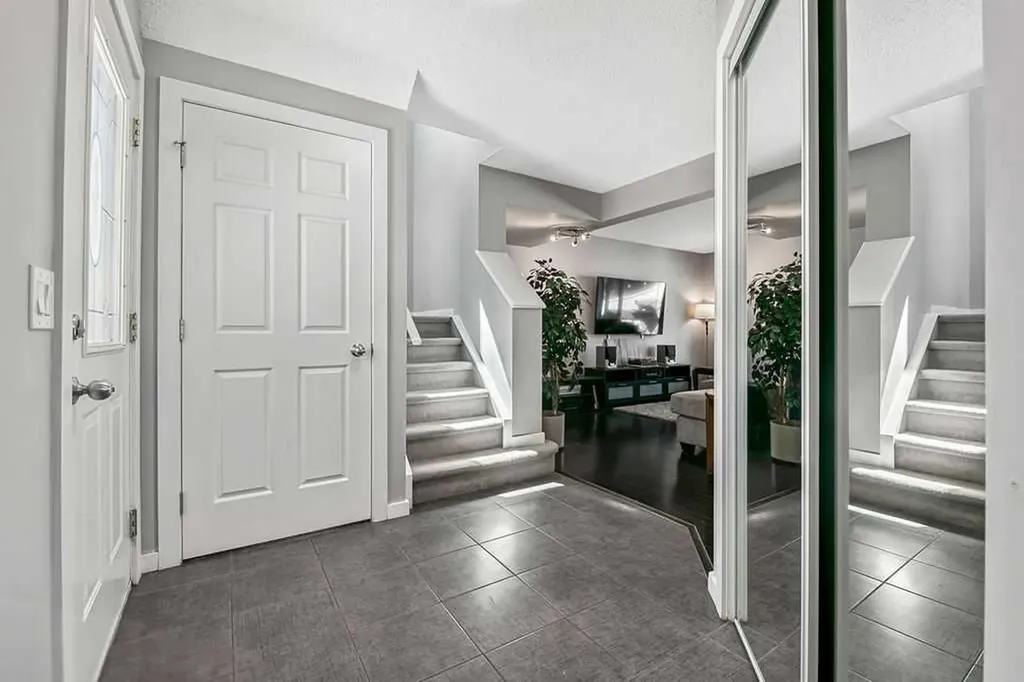 113 Harvest Oak Rise NE Calgary AB T3K 4T9