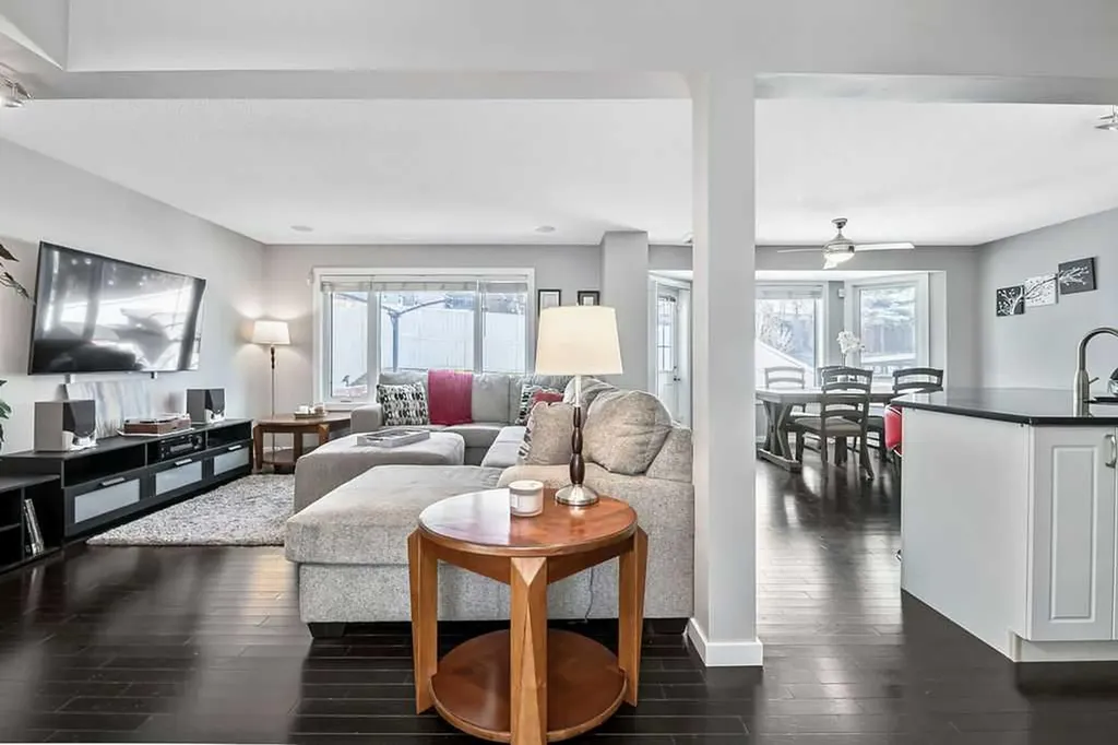 113 Harvest Oak Rise NE Calgary AB T3K 4T9