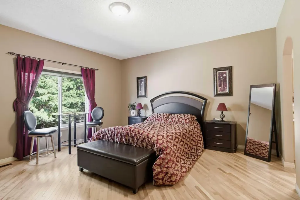 925 Imperial Drive Diamond Valley AB T0L2A0