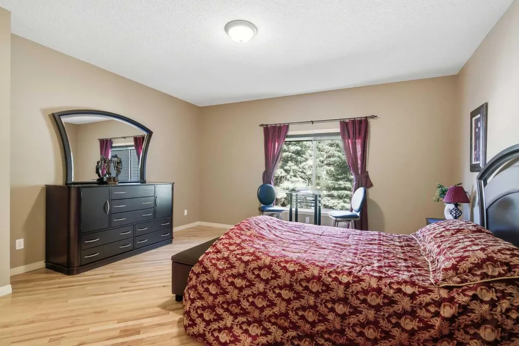925 Imperial Drive Diamond Valley AB T0L2A0