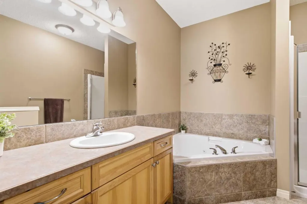 925 Imperial Drive Diamond Valley AB T0L2A0