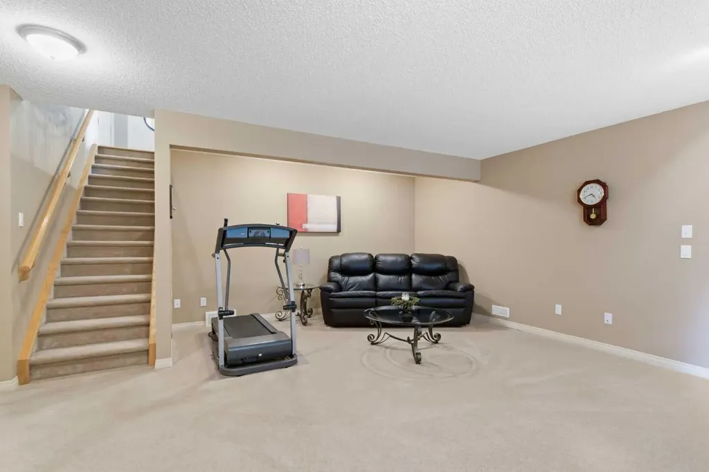 925 Imperial Drive Diamond Valley AB T0L2A0
