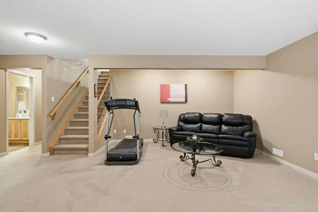 925 Imperial Drive Diamond Valley AB T0L2A0