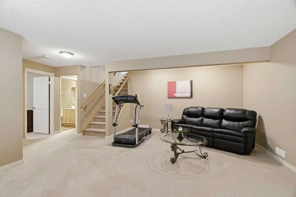 925 Imperial Drive Diamond Valley AB T0L2A0
