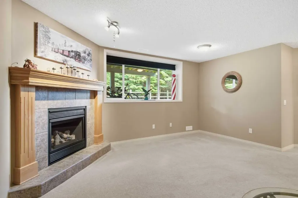 925 Imperial Drive Diamond Valley AB T0L2A0