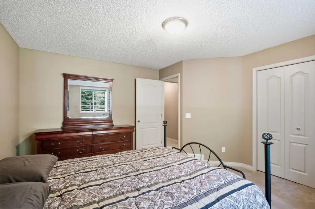 925 Imperial Drive Diamond Valley AB T0L2A0