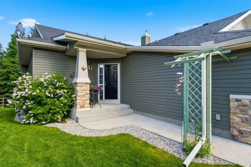 925 Imperial Drive Diamond Valley AB T0L2A0