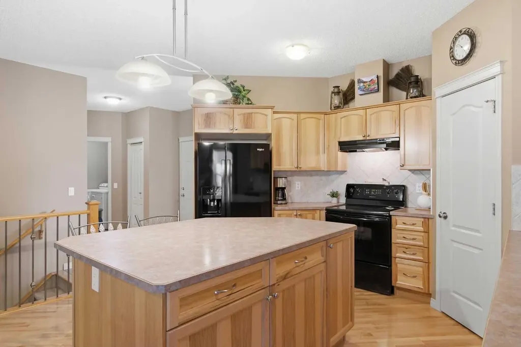 925 Imperial Drive Diamond Valley AB T0L2A0