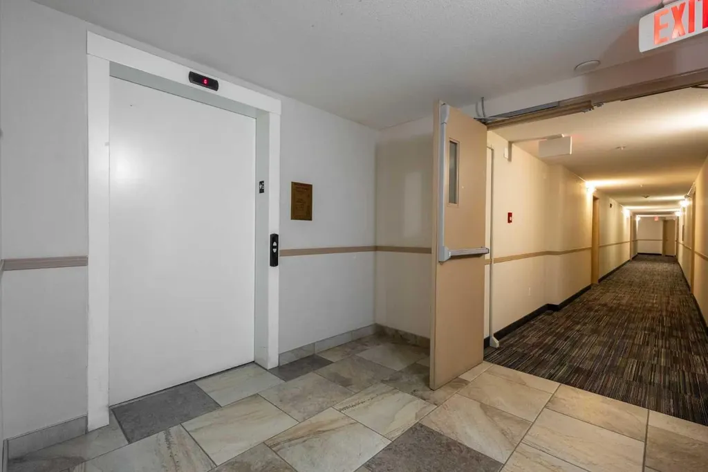 8 Bridlecrest Drive SW Calgary AB T2Y 0H6