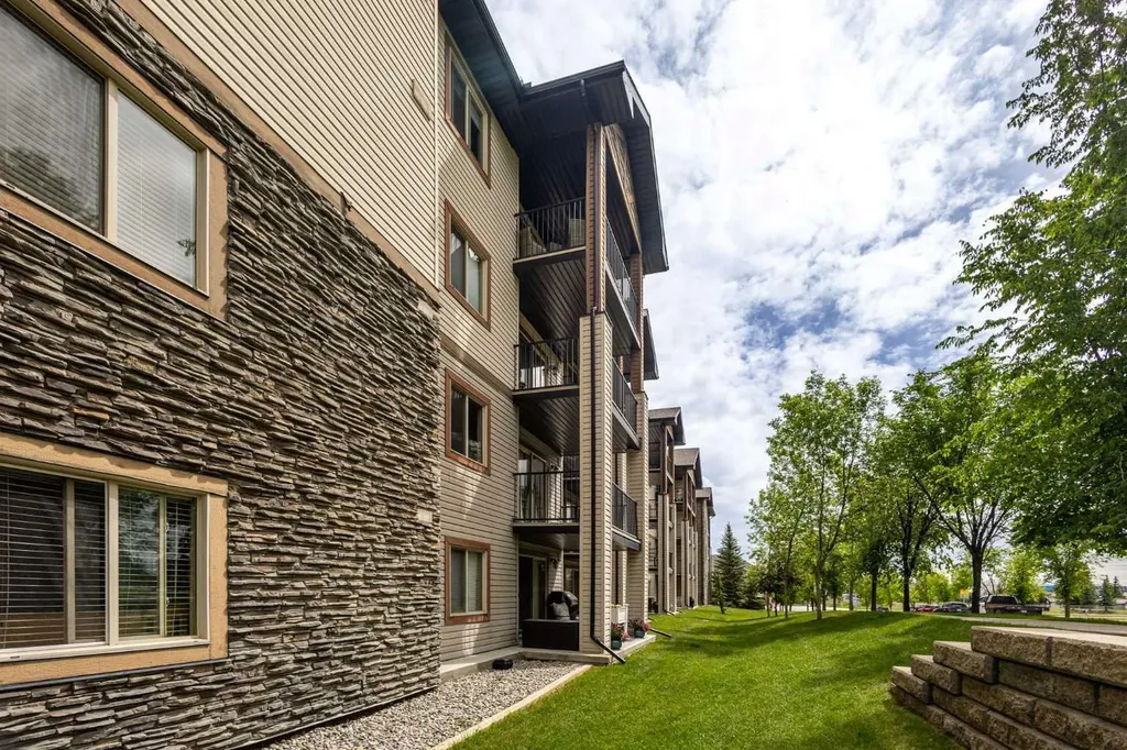 8 Bridlecrest Drive SW Calgary AB T2Y 0H6