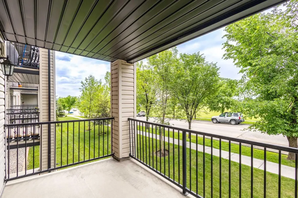 8 Bridlecrest Drive SW Calgary AB T2Y 0H6