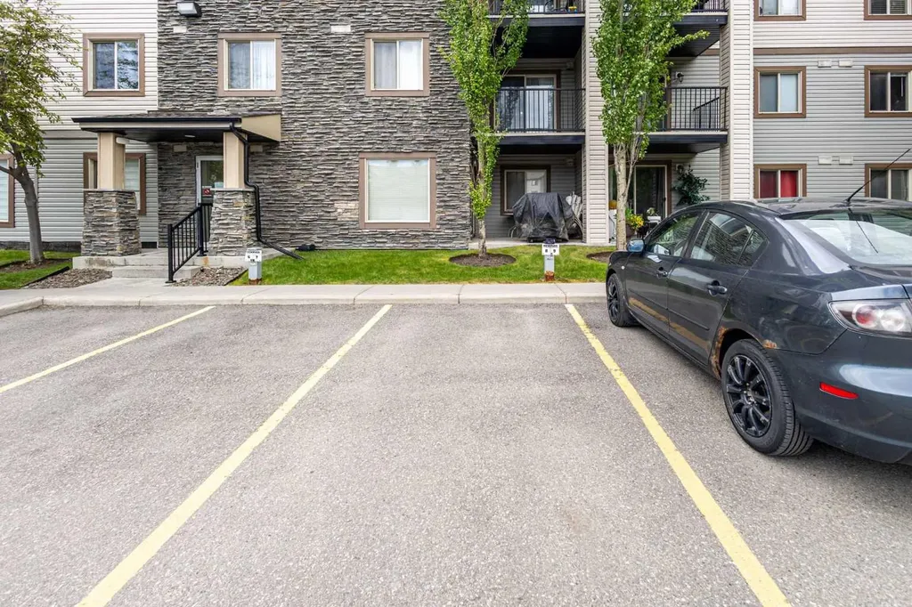 8 Bridlecrest Drive SW Calgary AB T2Y 0H6