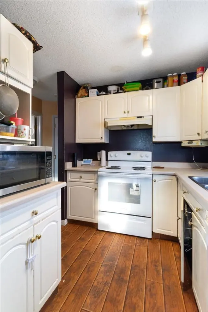 9109 112 Avenue Grande Prairie AB T8X 1K5