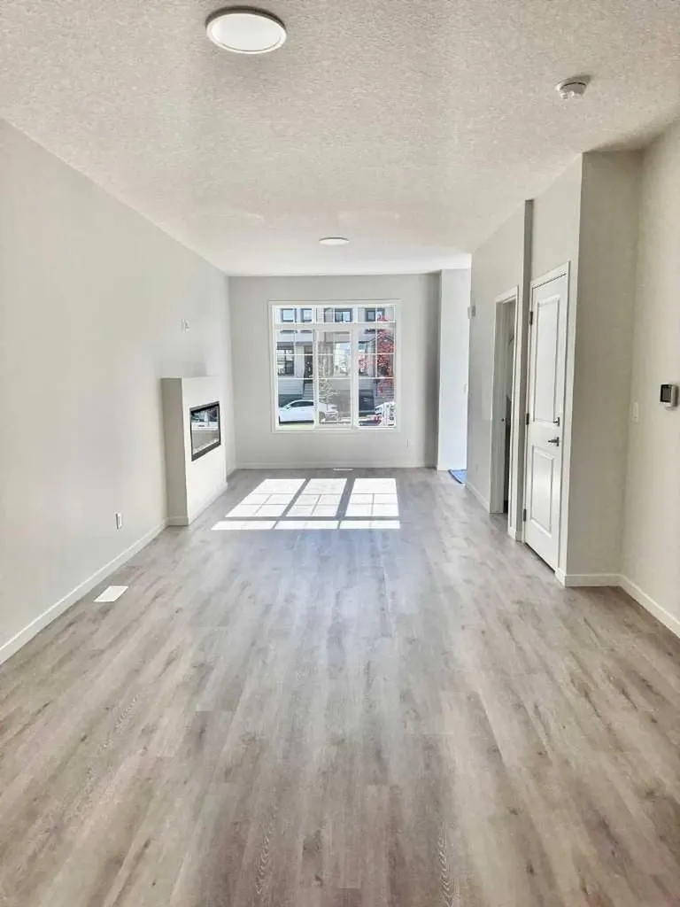 94 Aquila Drive Calgary AB T3R 2C4
