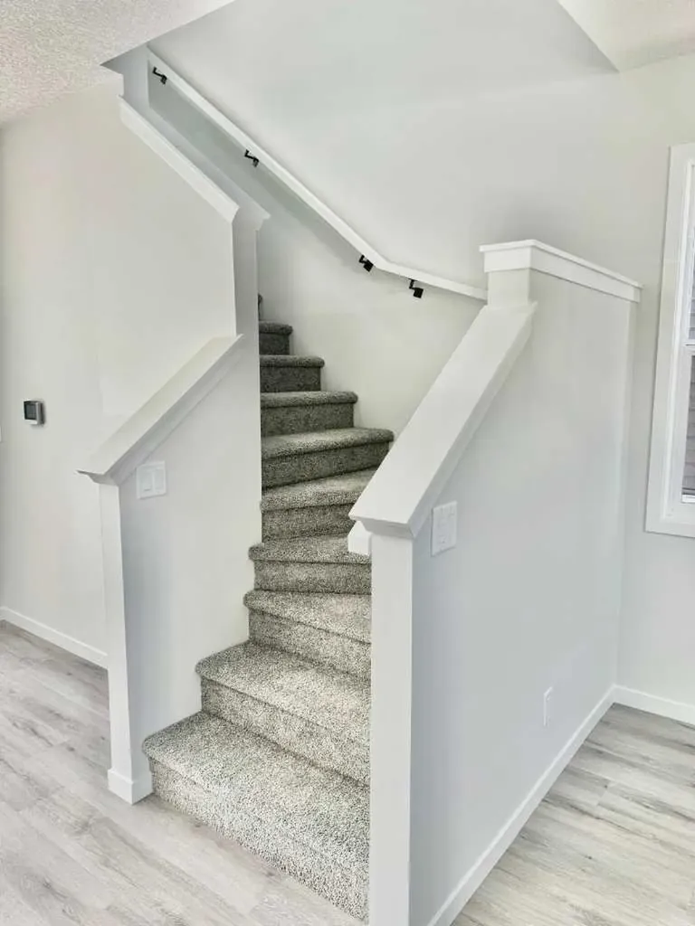 94 Aquila Drive Calgary AB T3R 2C4