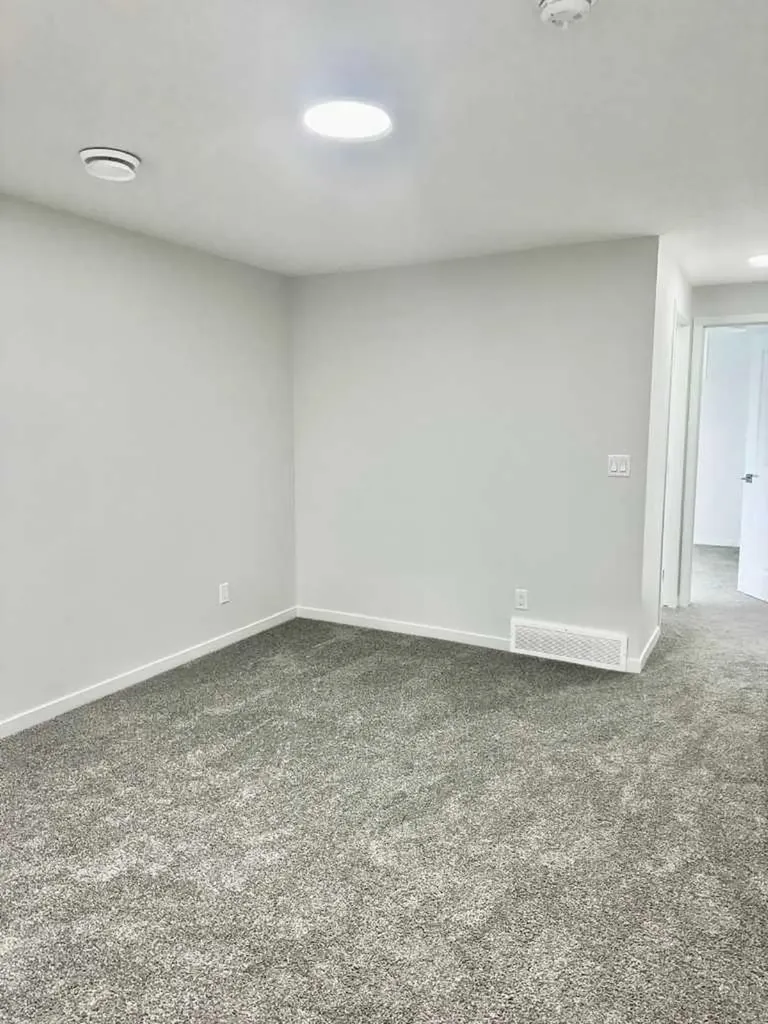 94 Aquila Drive Calgary AB T3R 2C4