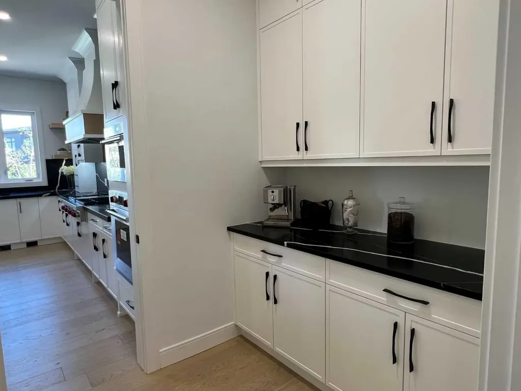 48 Rockcliff Terrace NW Calgary AB T3G 0G6