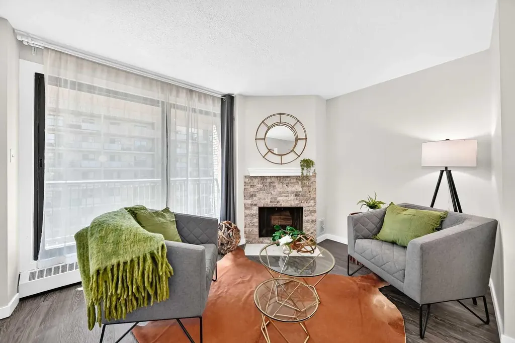 1323 15 Avenue SW Calgary AB T3C 0X8