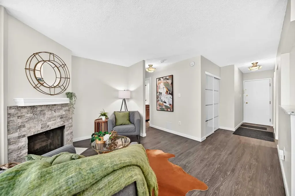 1323 15 Avenue SW Calgary AB T3C 0X8