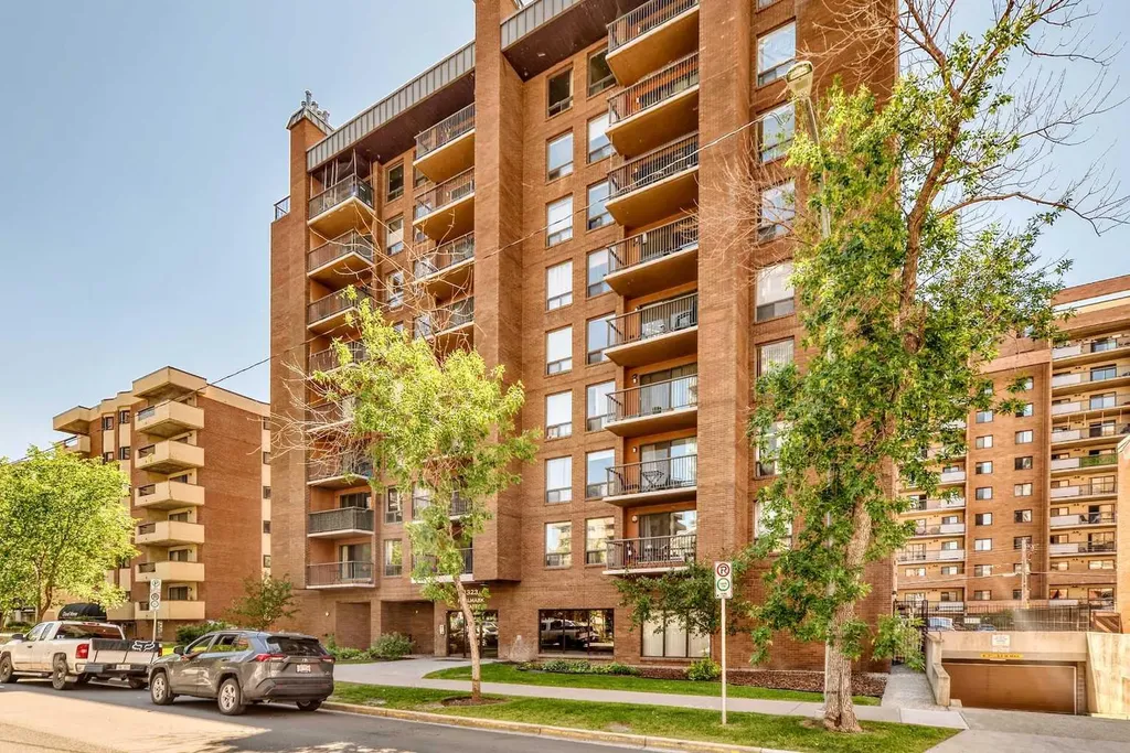 1323 15 Avenue SW Calgary AB T3C 0X8