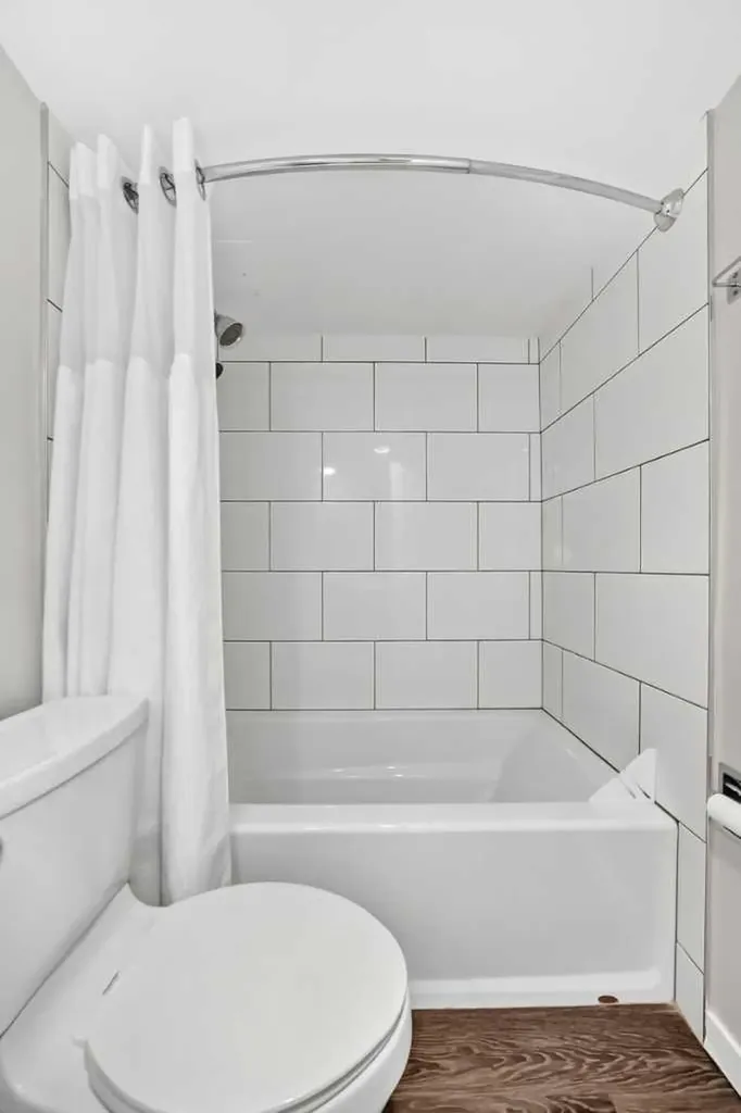 1323 15 Avenue SW Calgary AB T3C 0X8