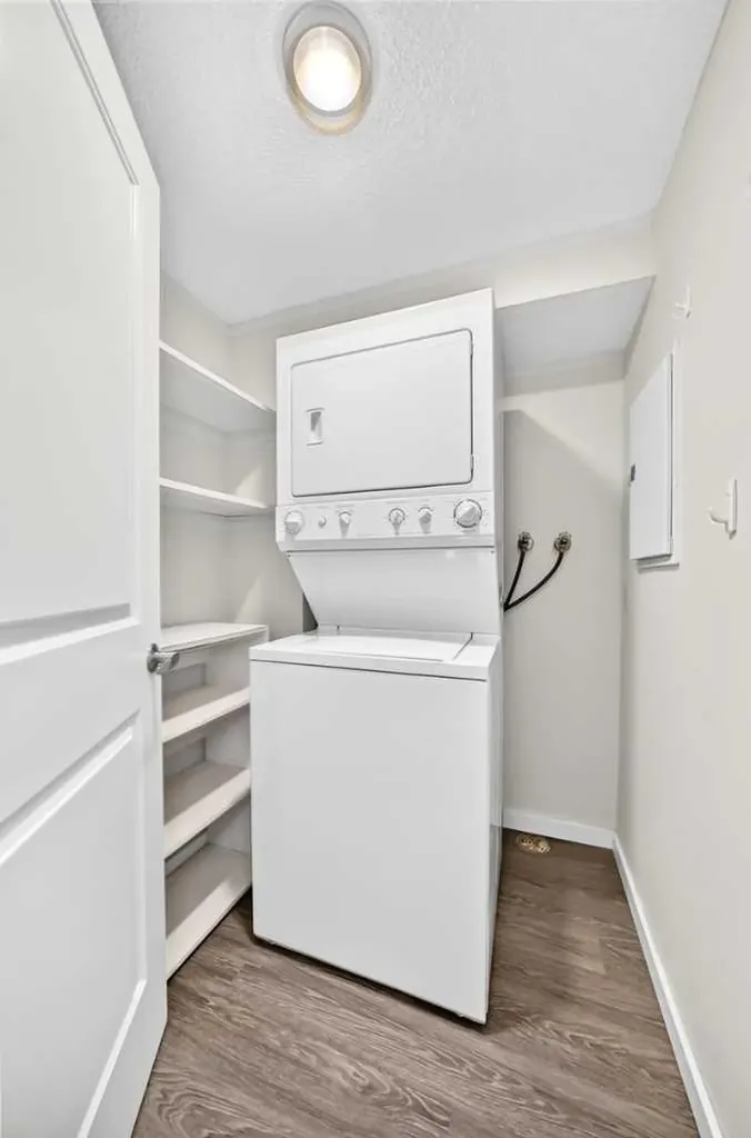 1323 15 Avenue SW Calgary AB T3C 0X8