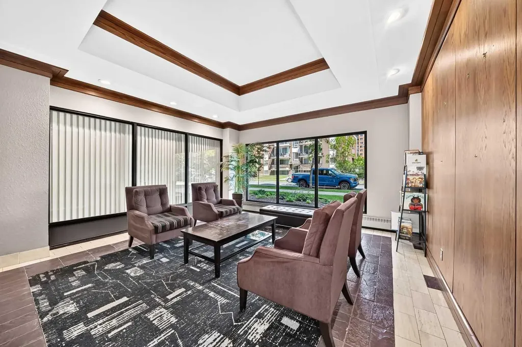 1323 15 Avenue SW Calgary AB T3C 0X8