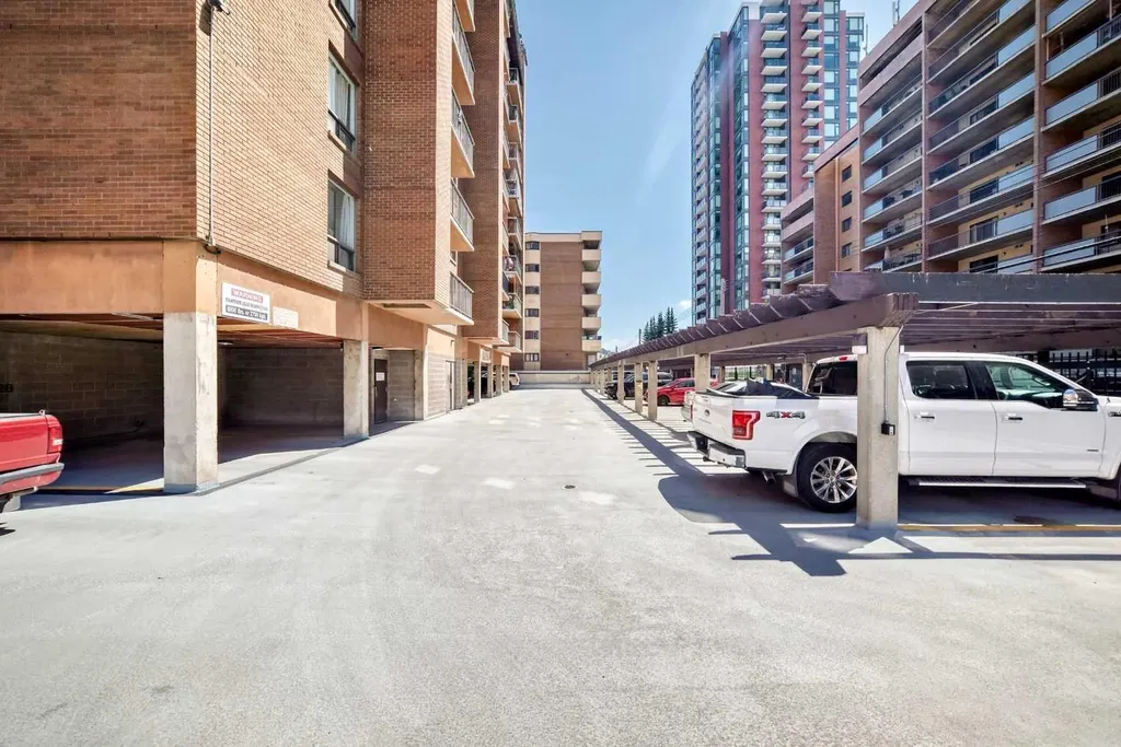 1323 15 Avenue SW Calgary AB T3C 0X8