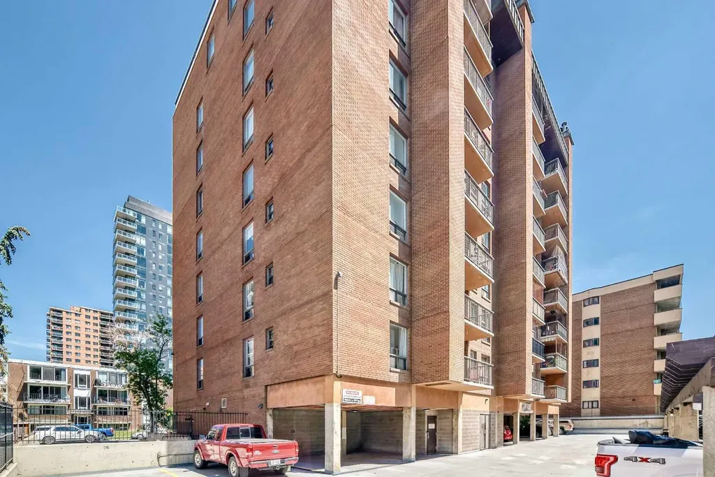 1323 15 Avenue SW Calgary AB T3C 0X8