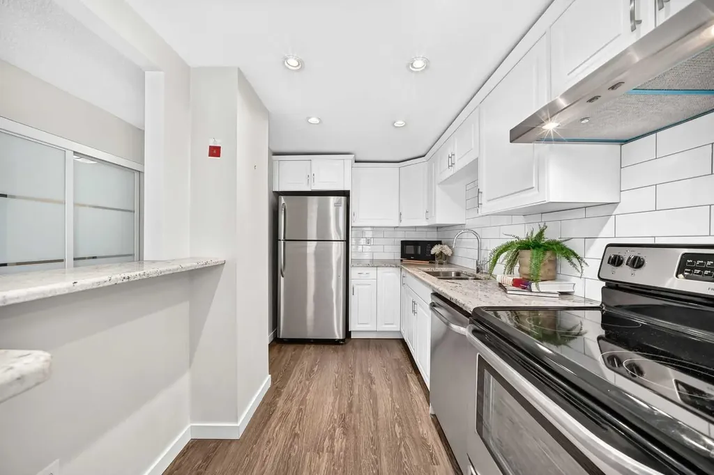 1323 15 Avenue SW Calgary AB T3C 0X8