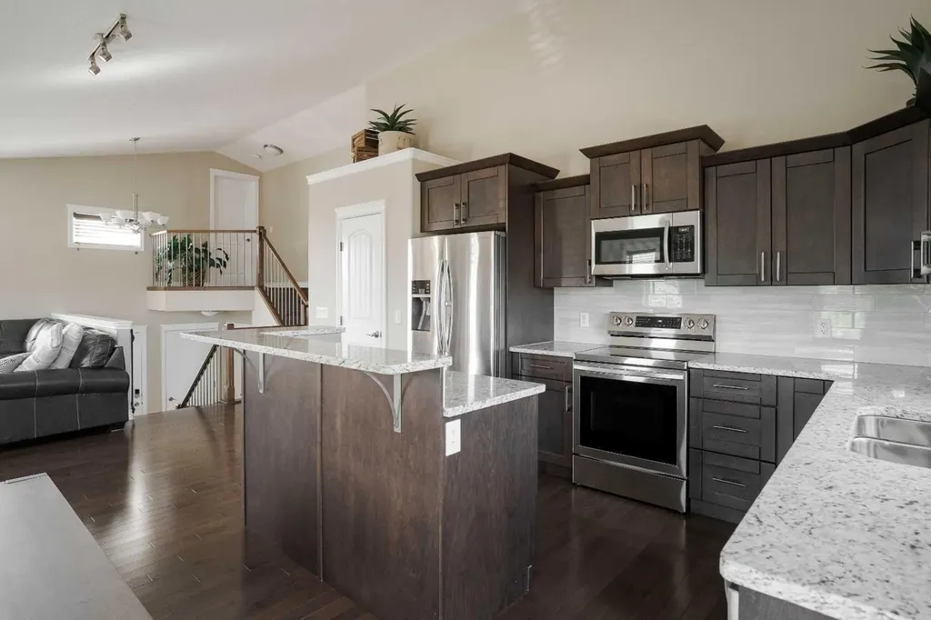 140 Heibert Bay Fort Mcmurray AB T9K 2X2