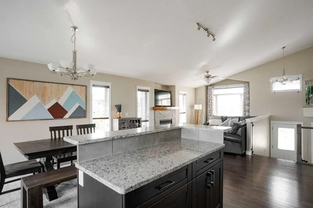 140 Heibert Bay Fort Mcmurray AB T9K 2X2