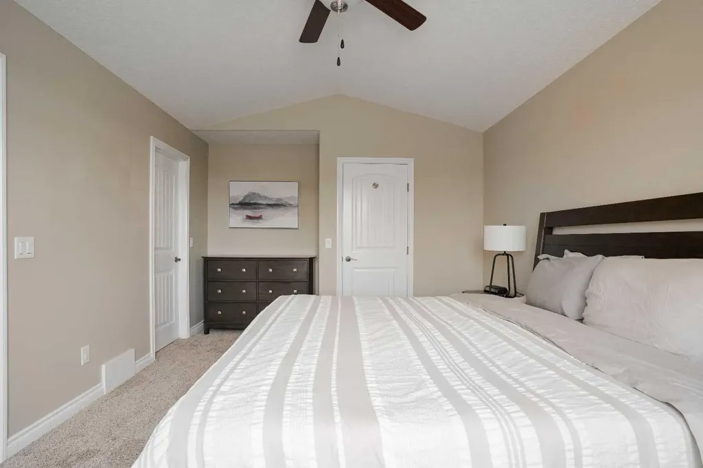 140 Heibert Bay Fort Mcmurray AB T9K 2X2