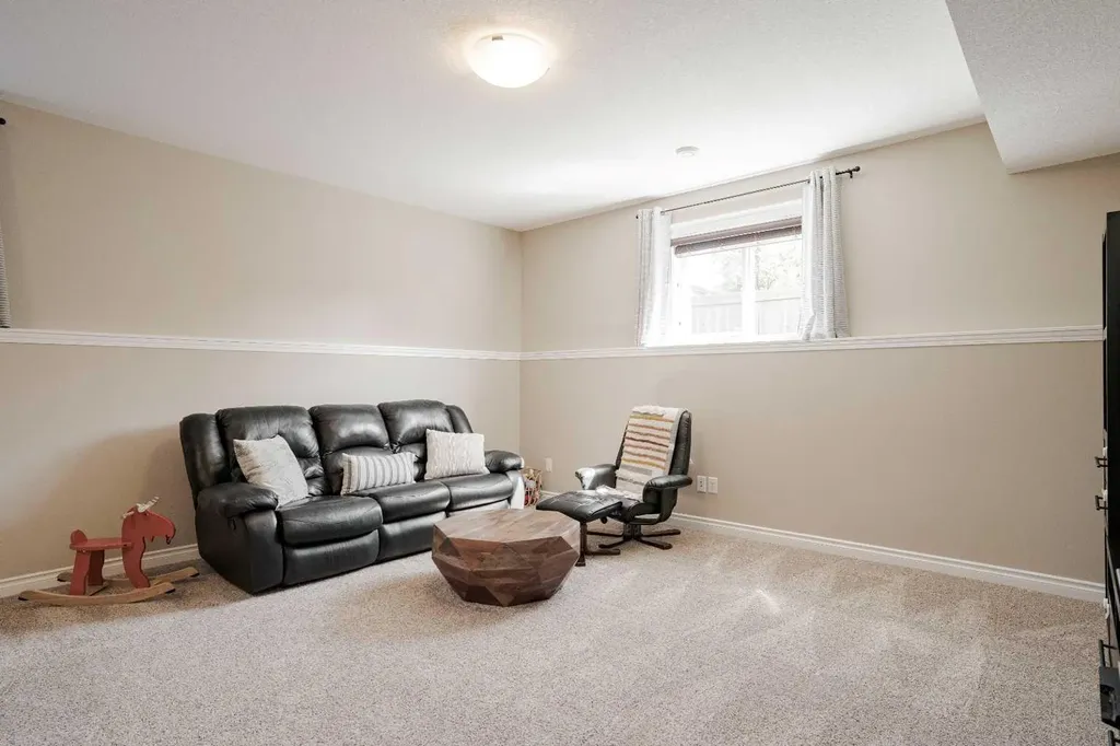 140 Heibert Bay Fort Mcmurray AB T9K 2X2