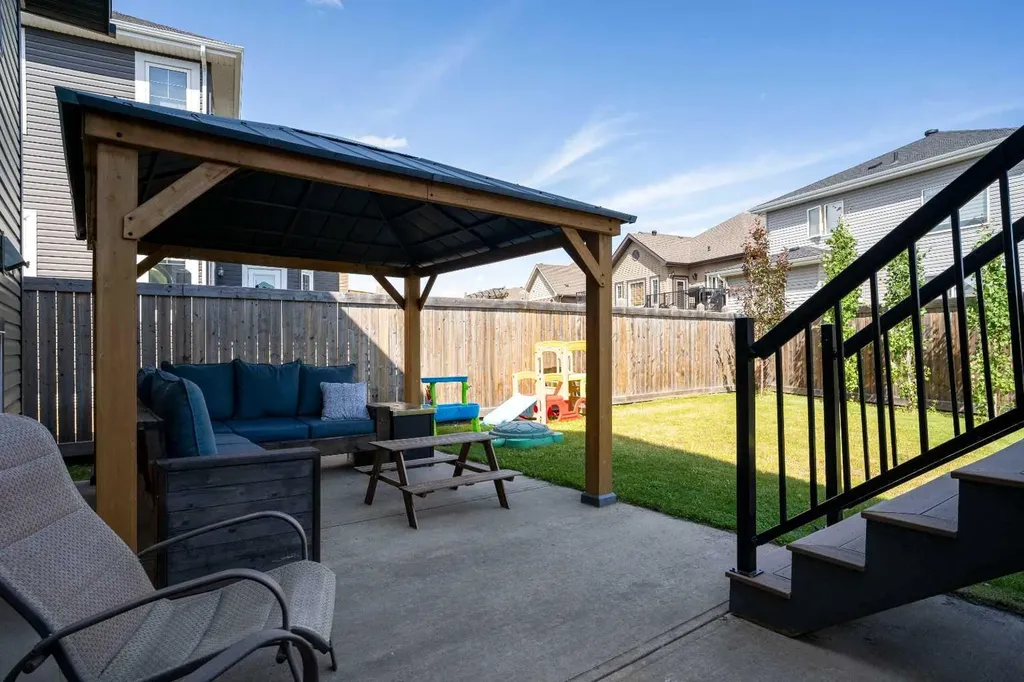 140 Heibert Bay Fort Mcmurray AB T9K 2X2