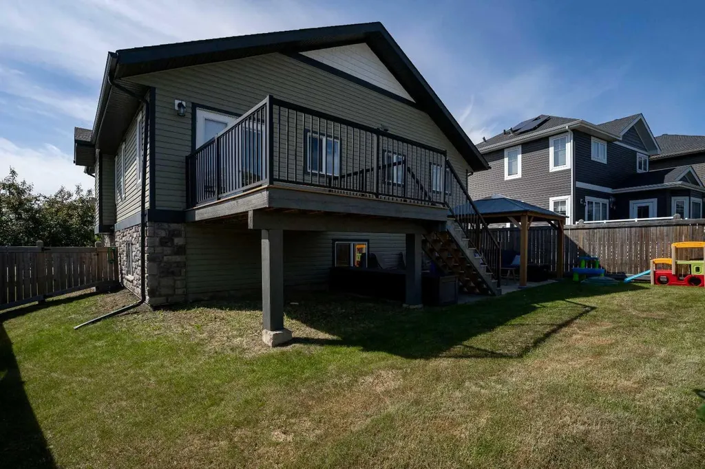 140 Heibert Bay Fort Mcmurray AB T9K 2X2