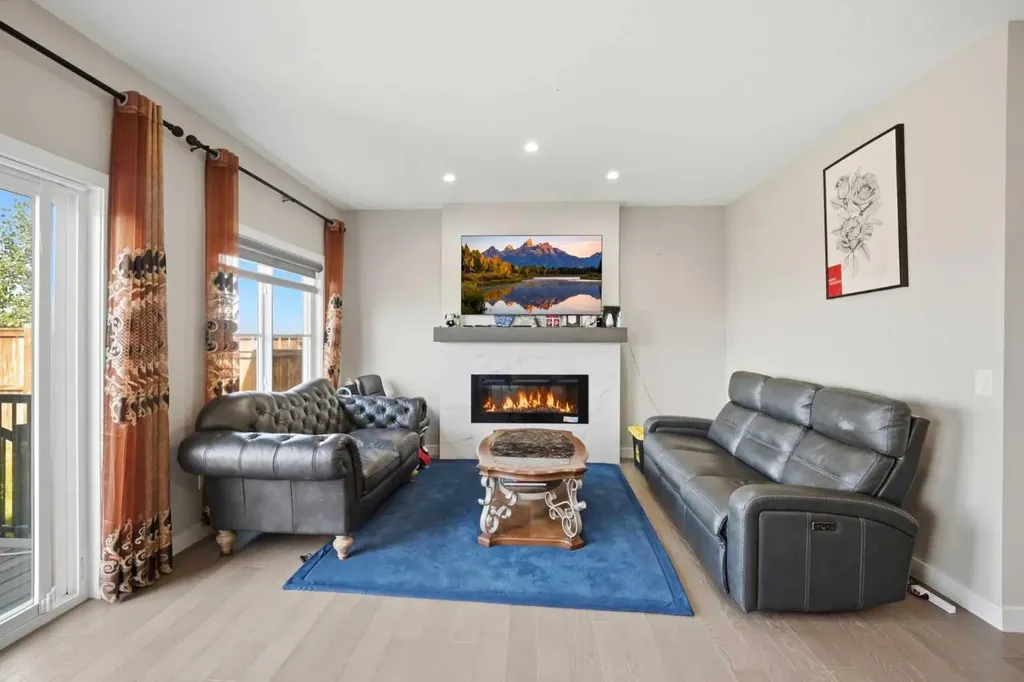 107 Savanna Way Way E Calgary AB T3J 0Y6