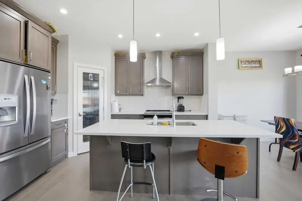 107 Savanna Way Way E Calgary AB T3J 0Y6