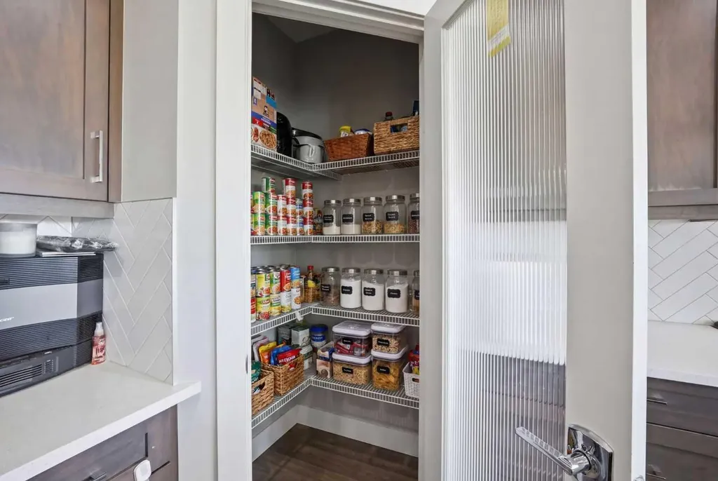 107 Savanna Way Way E Calgary AB T3J 0Y6