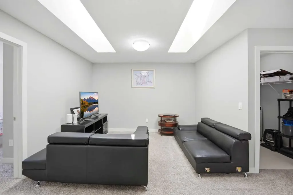 107 Savanna Way Way E Calgary AB T3J 0Y6