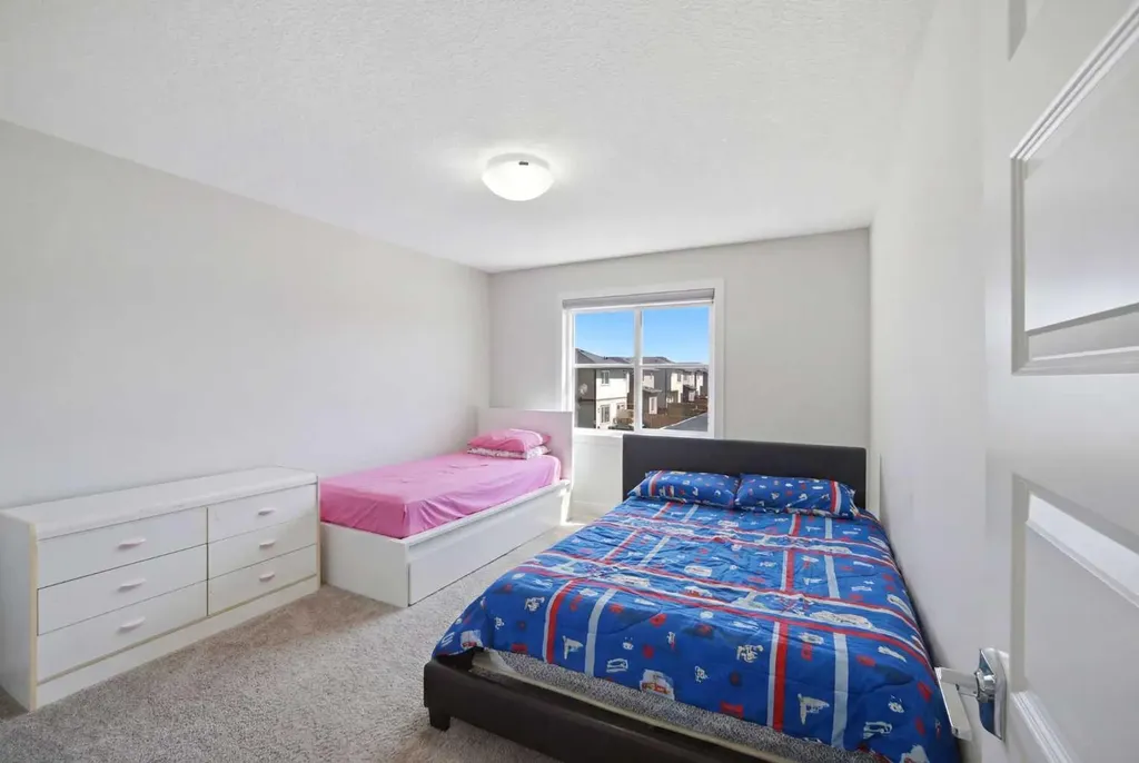 107 Savanna Way Way E Calgary AB T3J 0Y6
