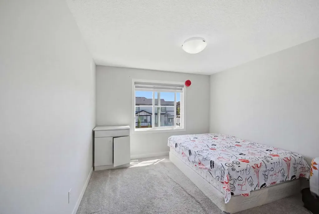107 Savanna Way Way E Calgary AB T3J 0Y6