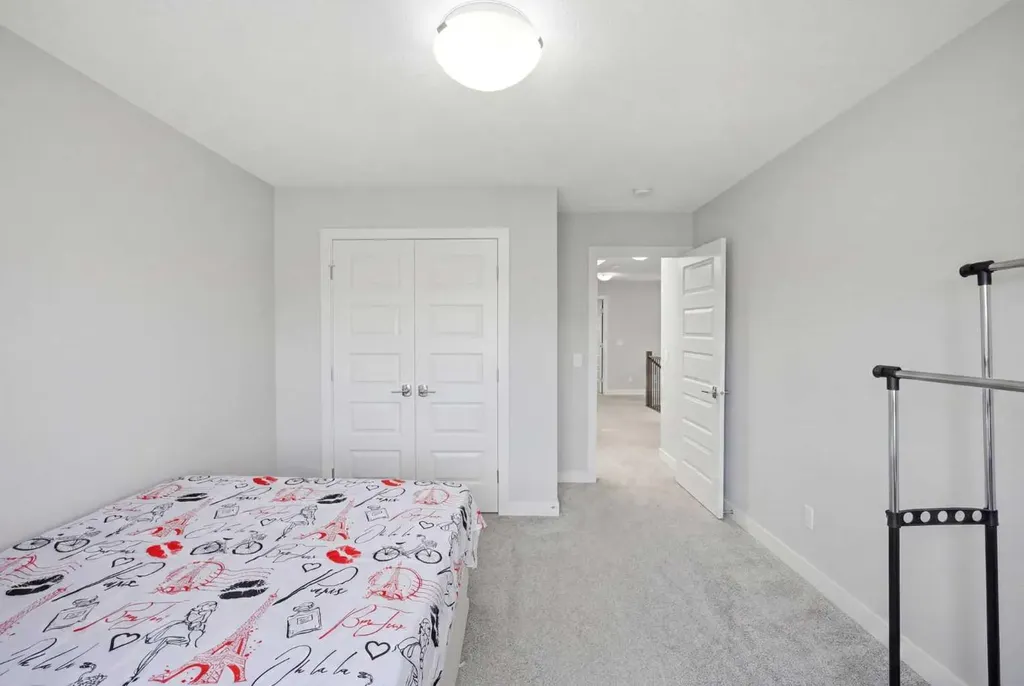 107 Savanna Way Way E Calgary AB T3J 0Y6