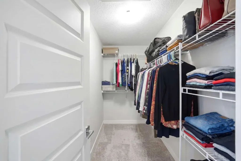 107 Savanna Way NE Calgary AB T3J 0Y6