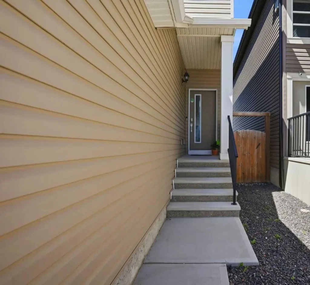 107 Savanna Way Way E Calgary AB T3J 0Y6