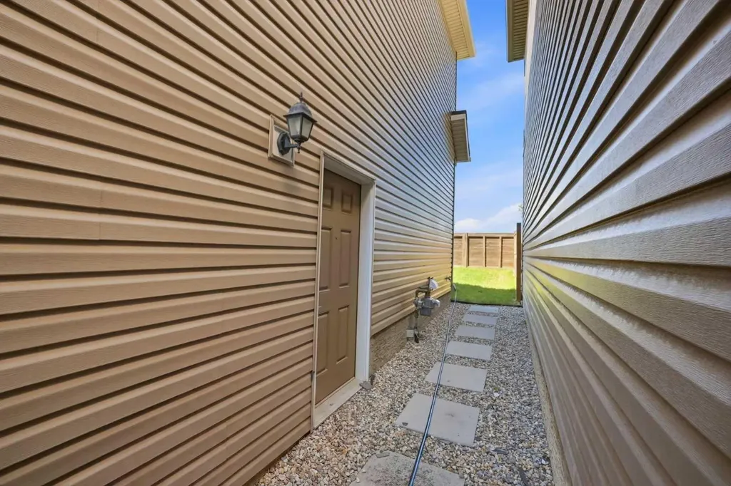 107 Savanna Way NE Calgary AB T3J 0Y6