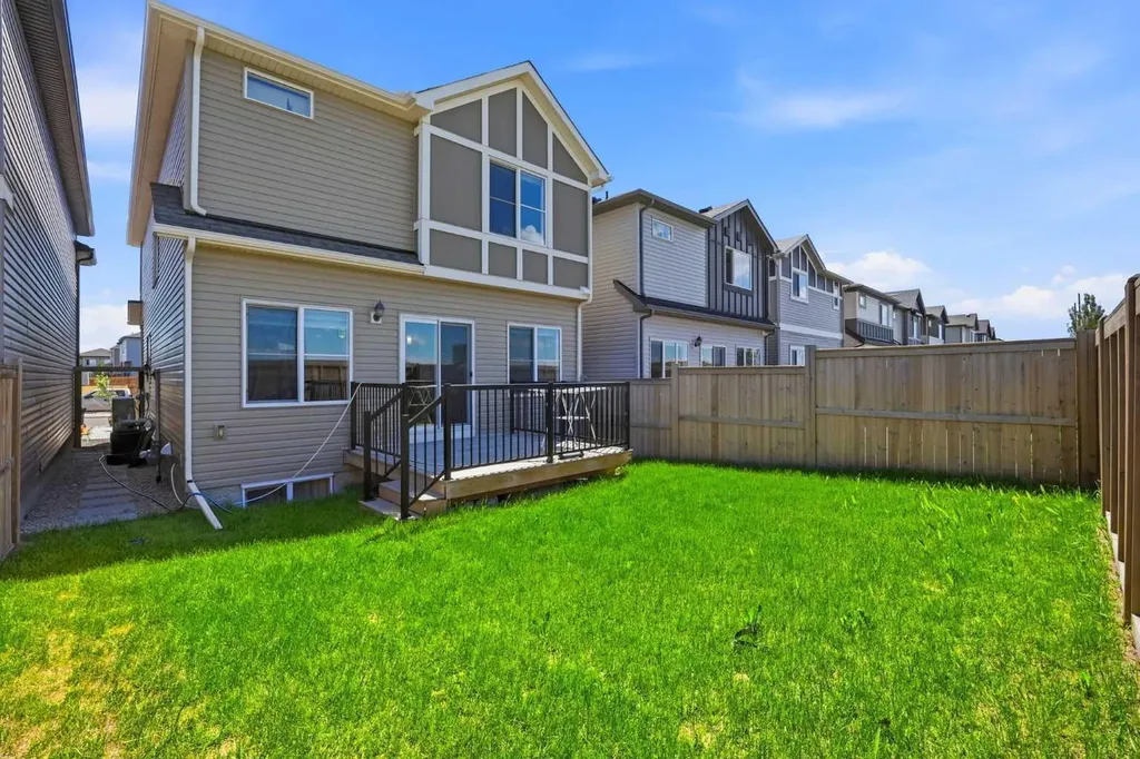107 Savanna Way Way E Calgary AB T3J 0Y6