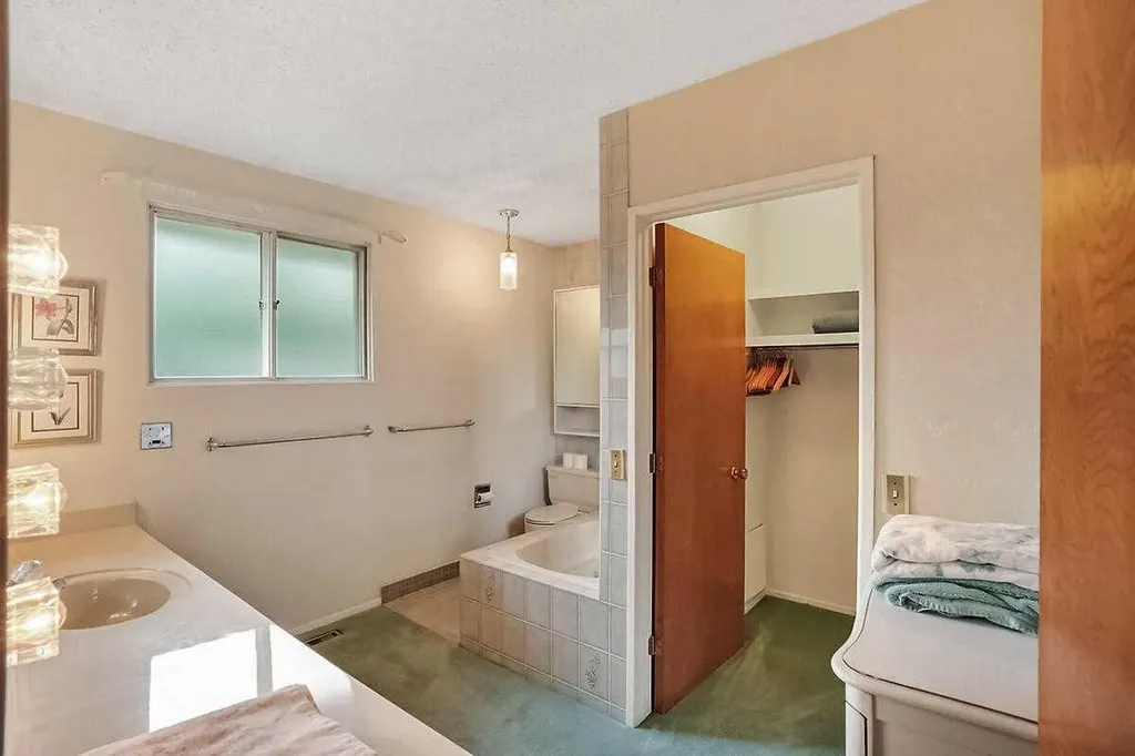 3415 Utah Crescent NW Calgary AB T2N 4A9