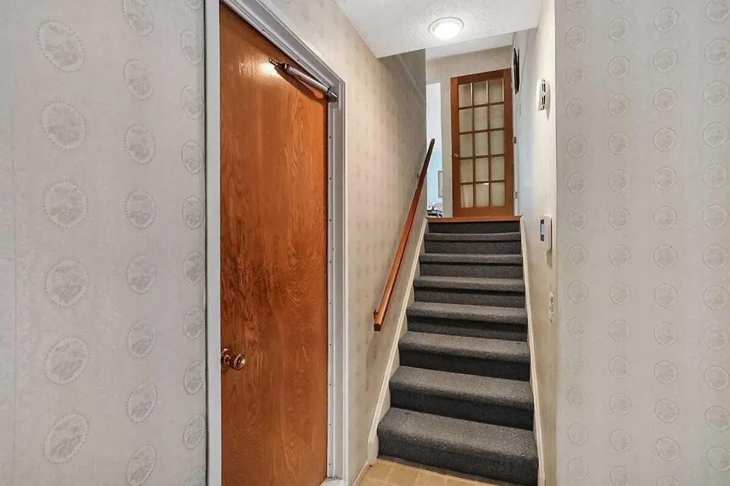 3415 Utah Crescent NW Calgary AB T2N 4A9