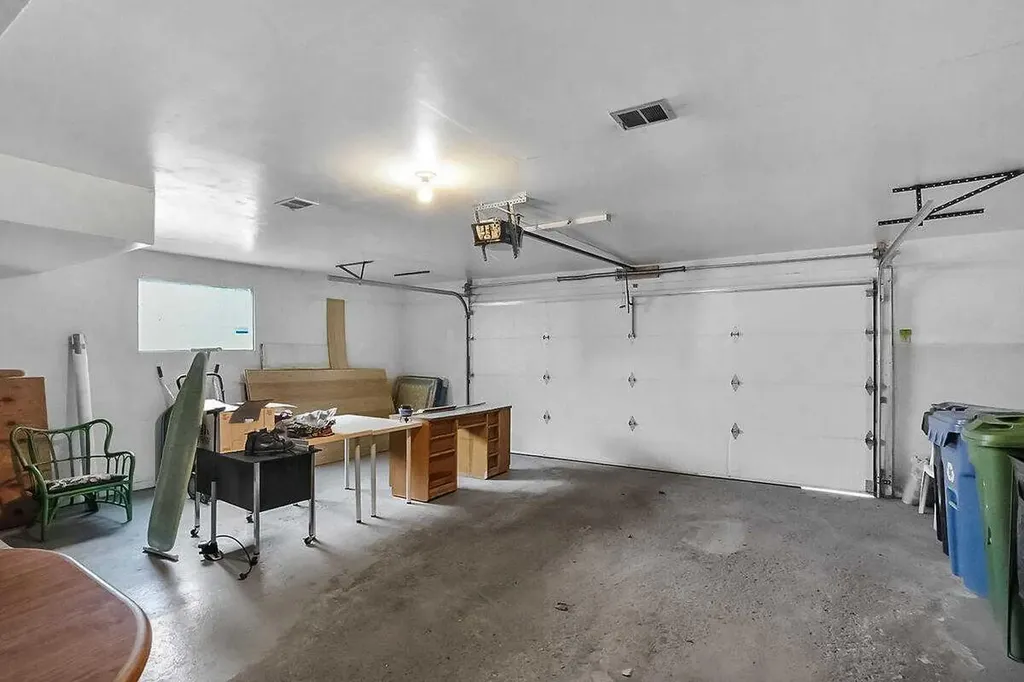 3415 Utah Crescent NW Calgary AB T2N 4A9